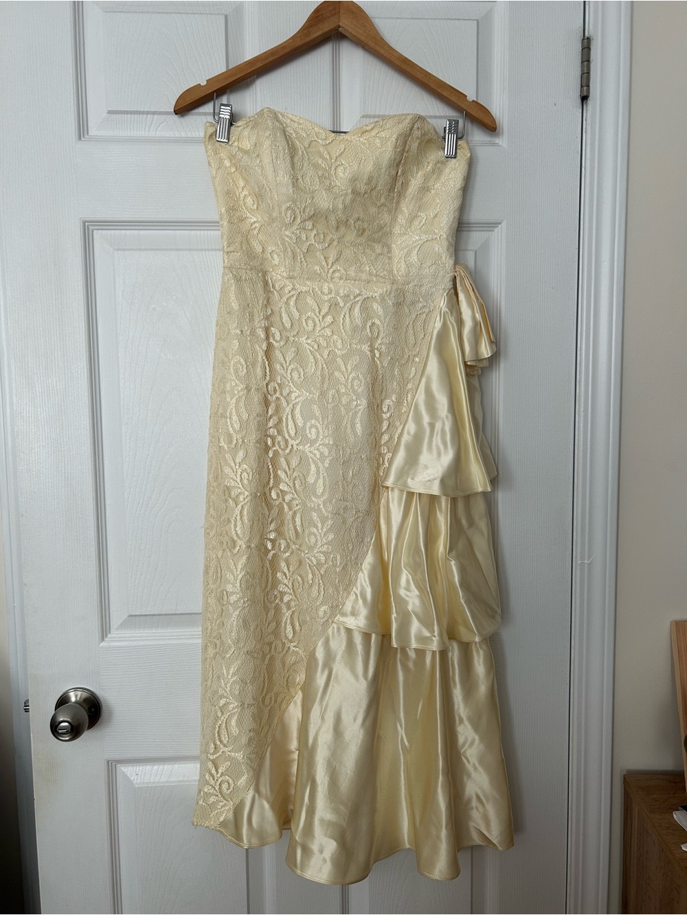 Vintage Strapless Lace & Satin Ruffled Dress